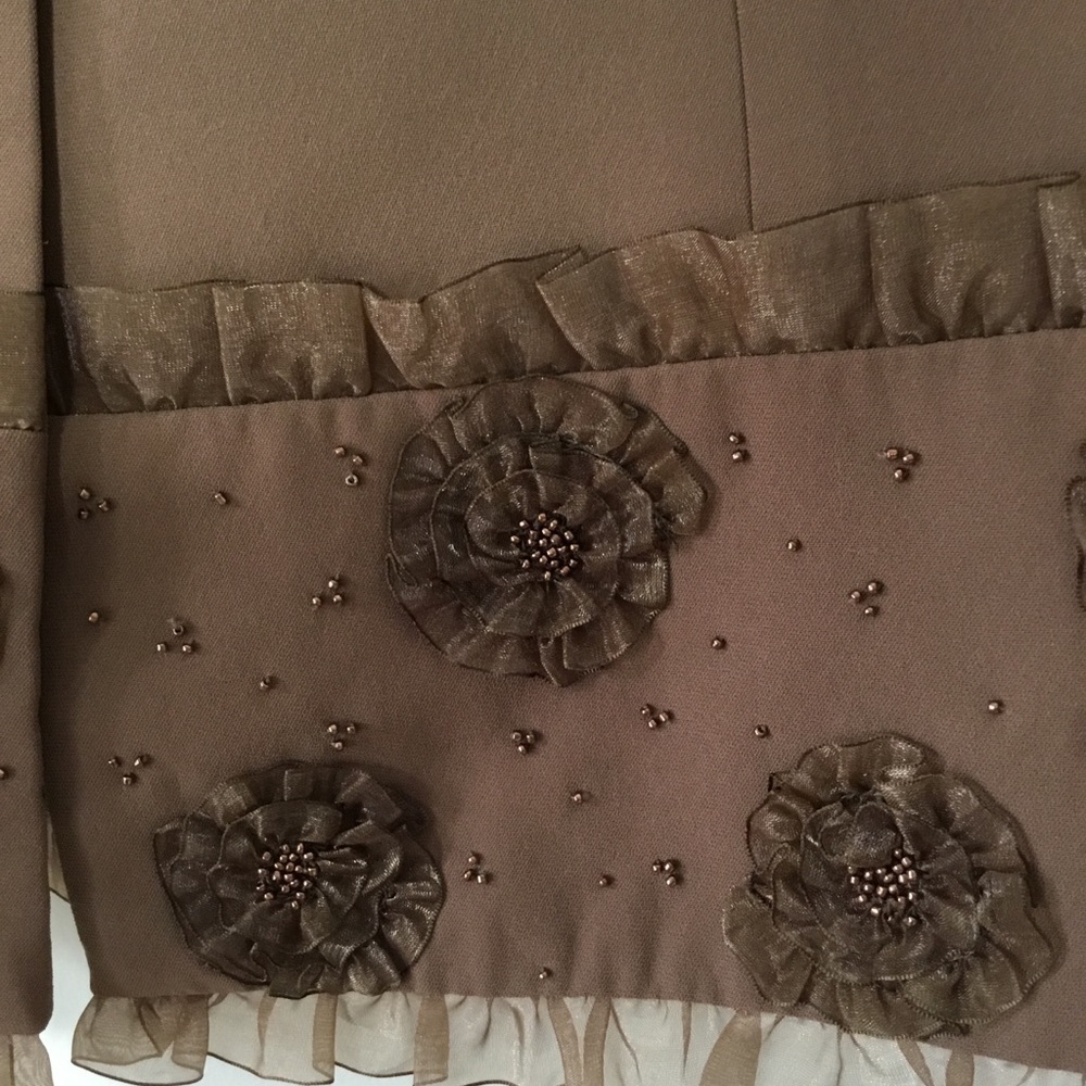 Why New York 3 Piece Skirt Suit Beaded Rosettes 10 - Picture 6 of 8